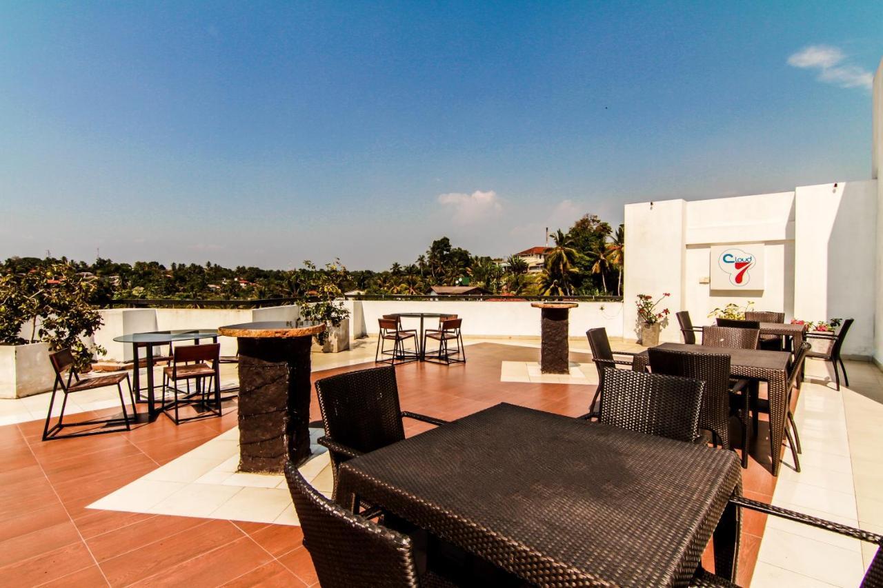 Saninro Hotel - Ragama Exterior photo